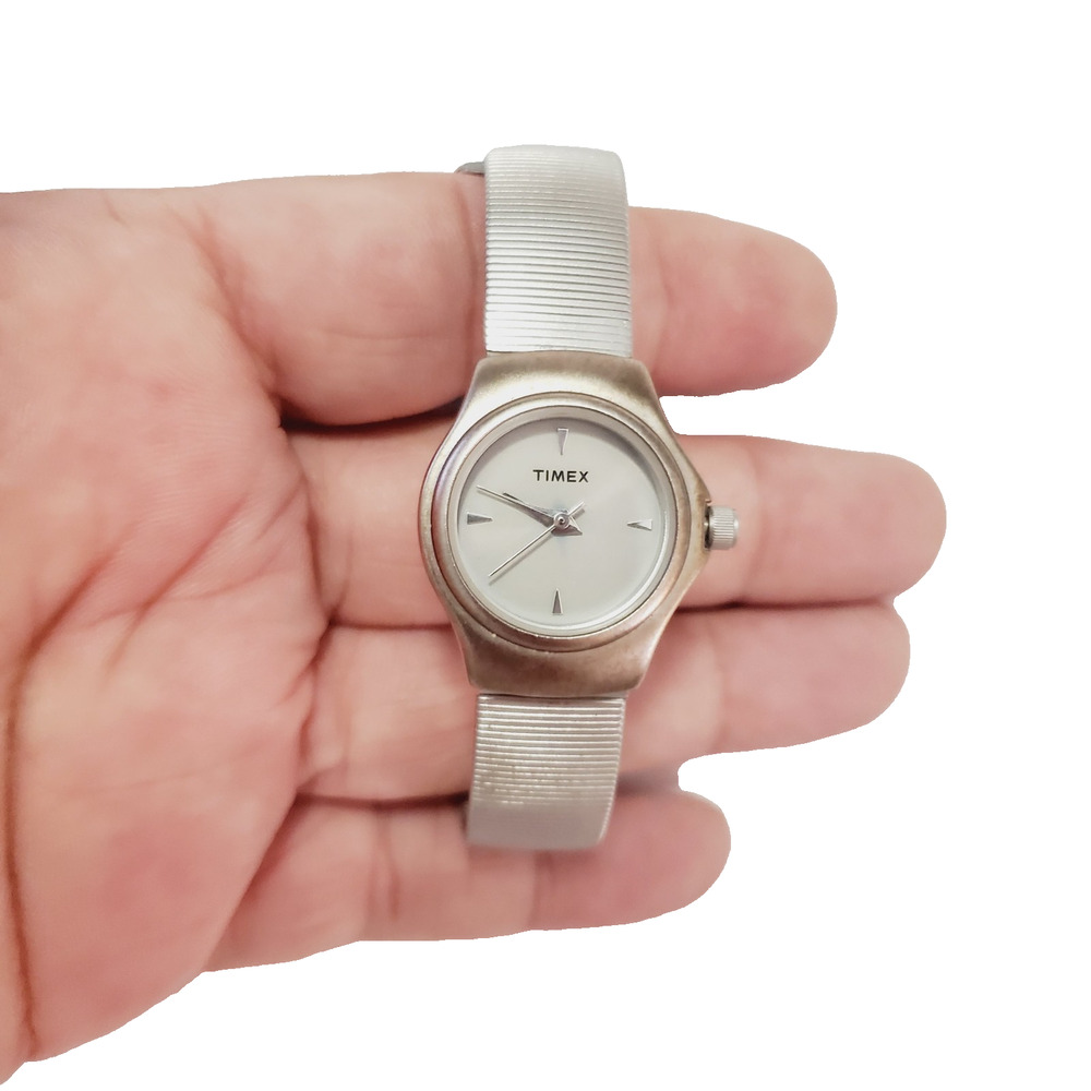 Timex Watch Women's Round Silver Tone New Battery Stretch Band Stainless Steel